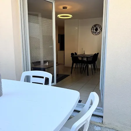 Le Romanesque Apartment *
