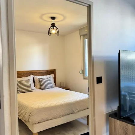 Le Romanesque Apartment *