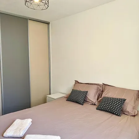 Le Romanesque Apartment